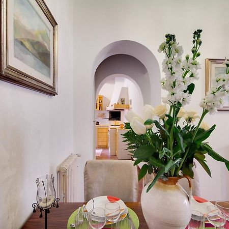 Stunning Pantheon Apartment ローマ 部屋 写真