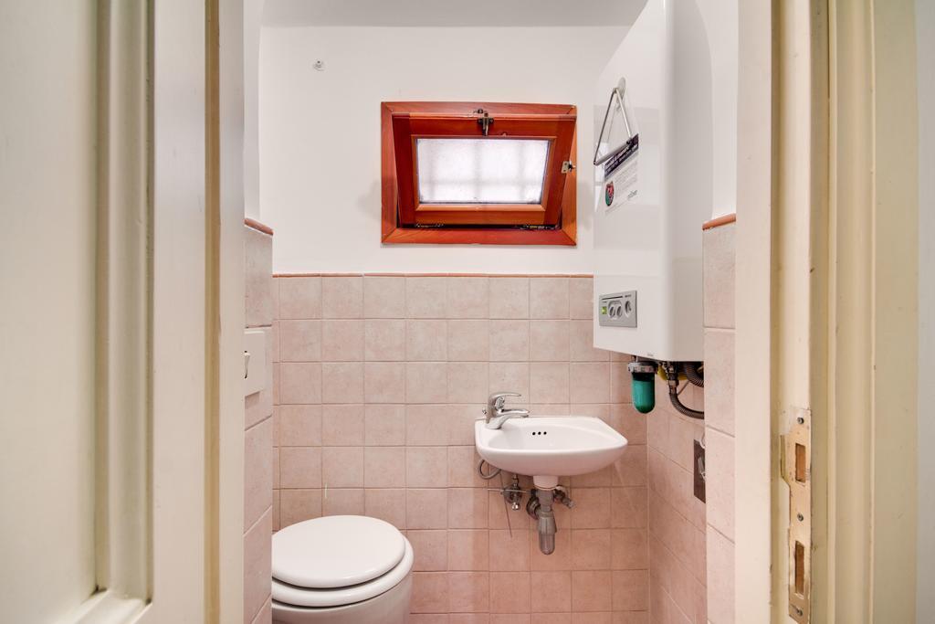 Stunning Pantheon Apartment ローマ 部屋 写真