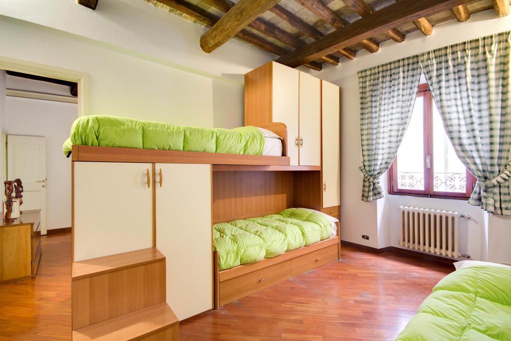Stunning Pantheon Apartment ローマ 部屋 写真