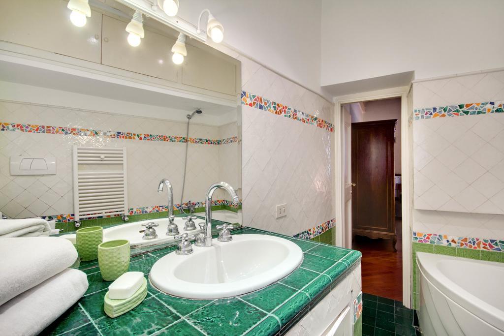 Stunning Pantheon Apartment ローマ 部屋 写真